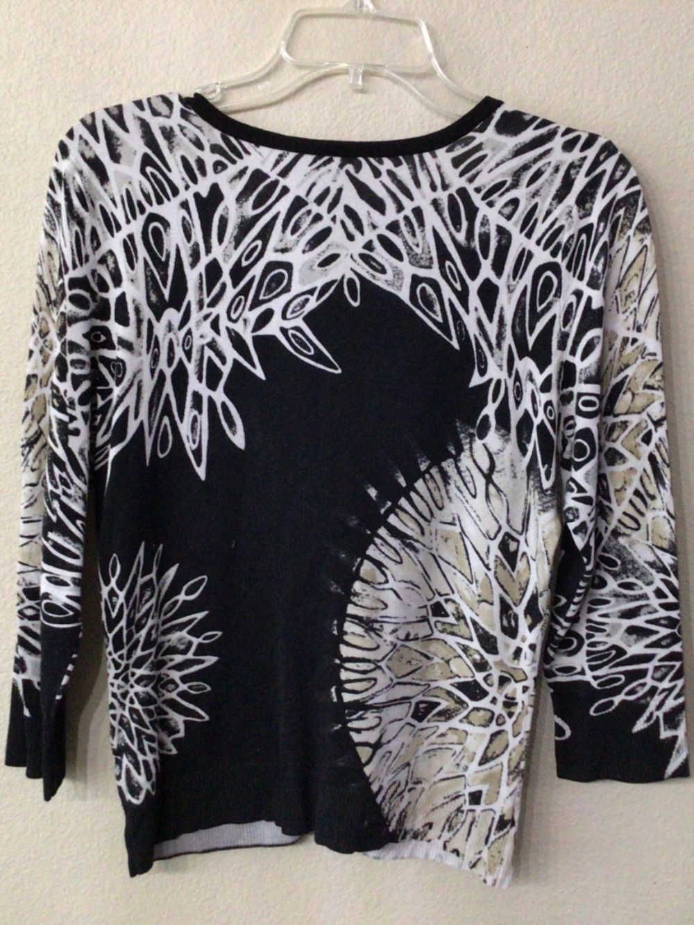 White House Black Market snap closure cardigan/sweater. Size m - Picture 2 of 6